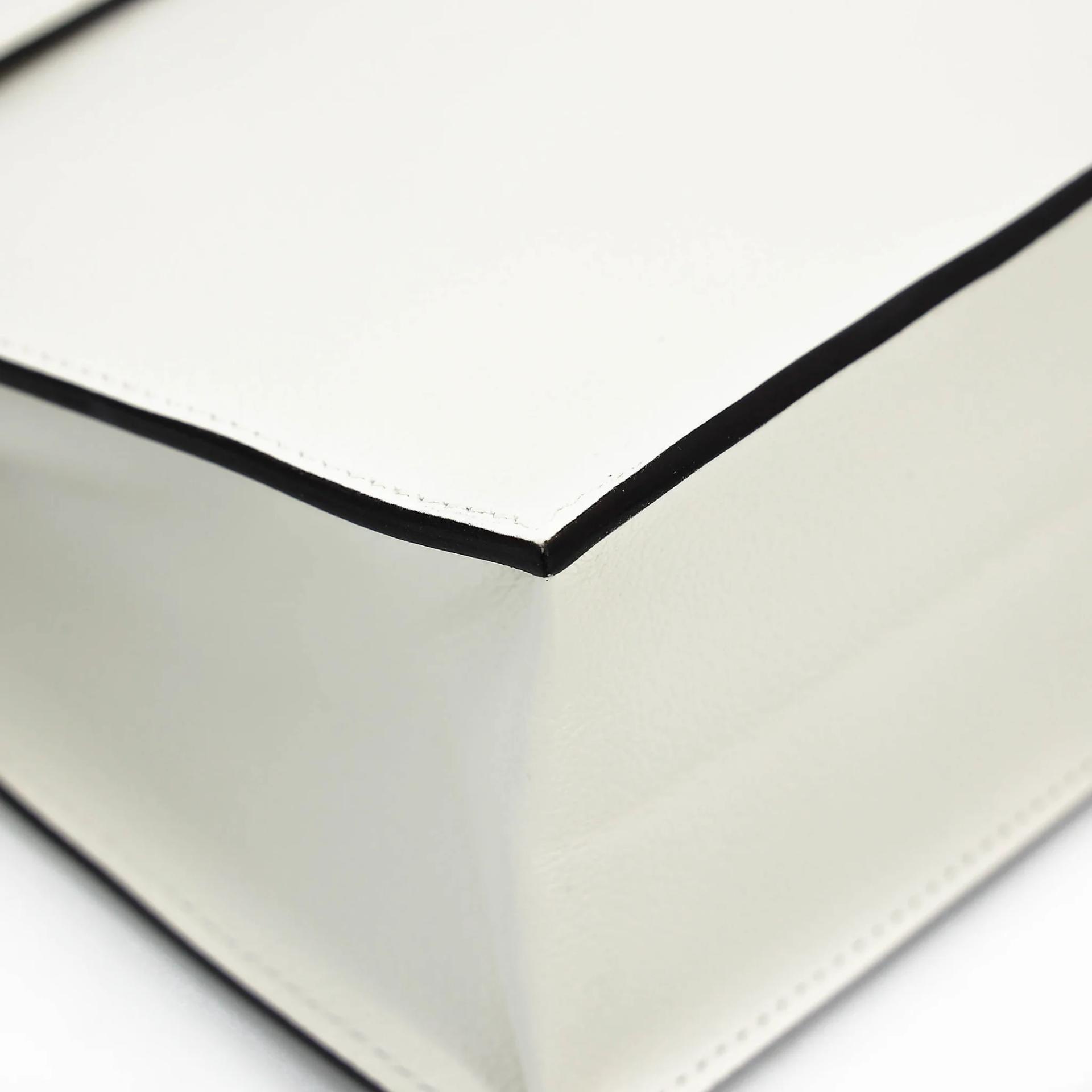 Excellent ( Rank SA ) HERMÈS Kelly Danse Verso White (01) Kraft (2H) Evercolor Gold hardware W (2024) - 8