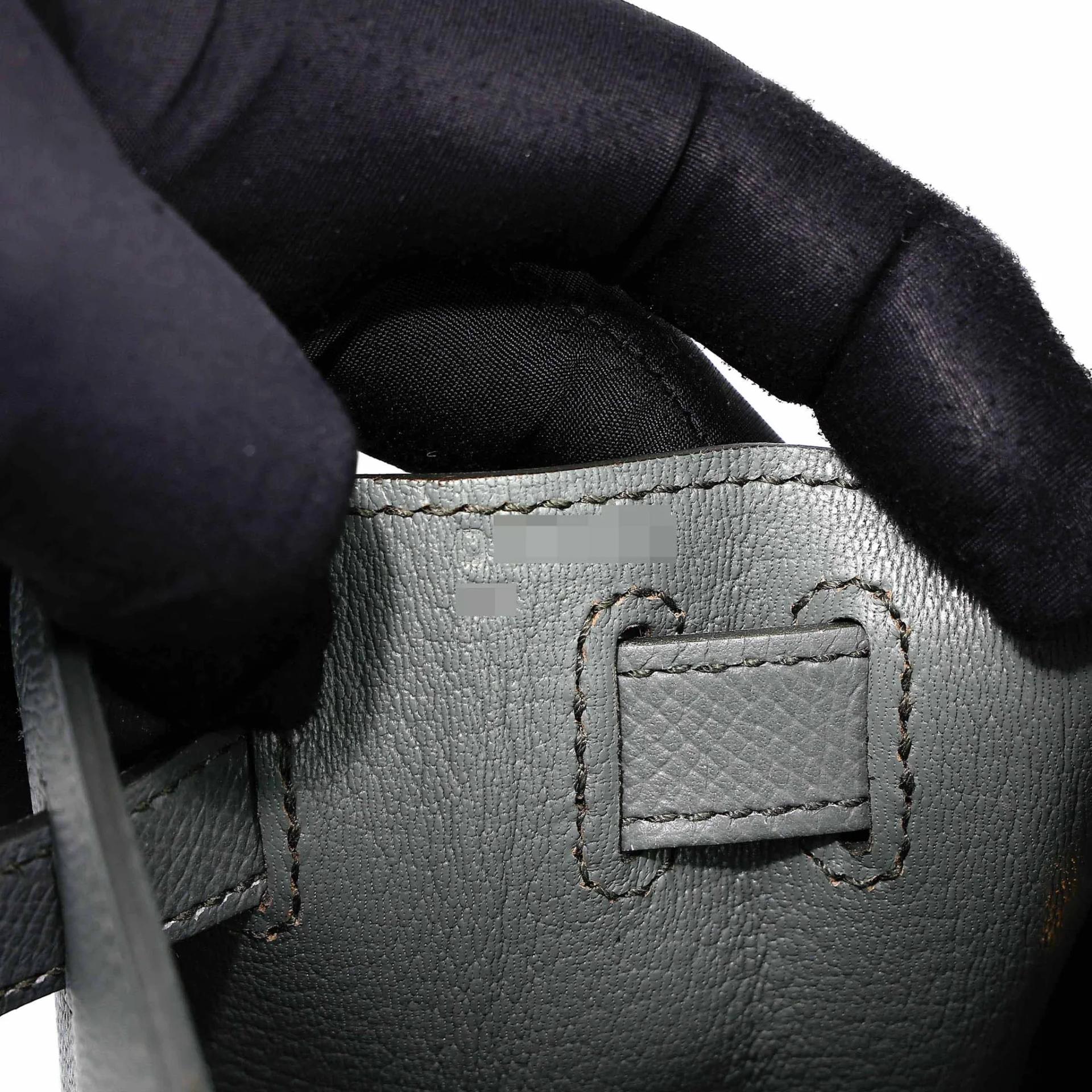 Very Good ( Rank A) HERMÈS Kelly 28 Sellier Vert Amande (63) Epsom Gold hardware D (2019) - 25