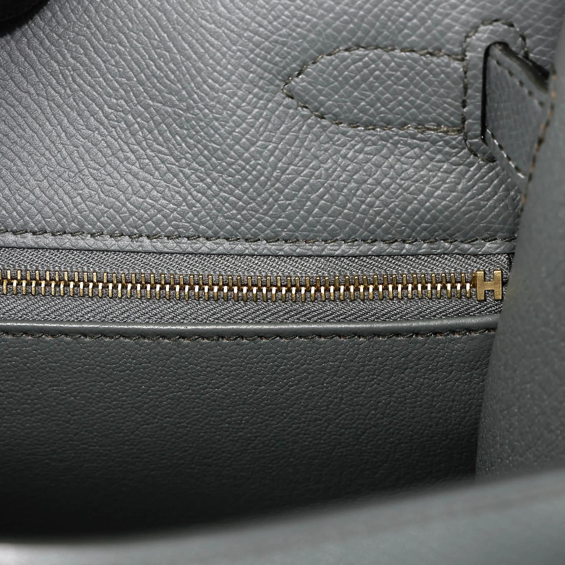 Very Good ( Rank A) HERMÈS Kelly 28 Sellier Vert Amande (63) Epsom Gold hardware D (2019) - 24