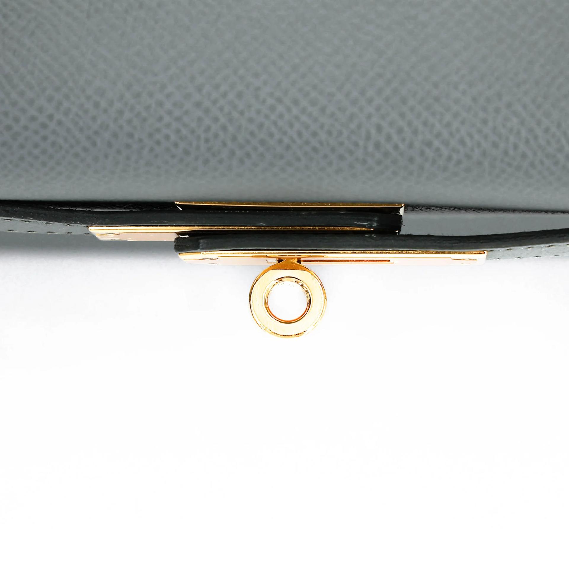 Very Good ( Rank A) HERMÈS Kelly 28 Sellier Vert Amande (63) Epsom Gold hardware D (2019) - 18