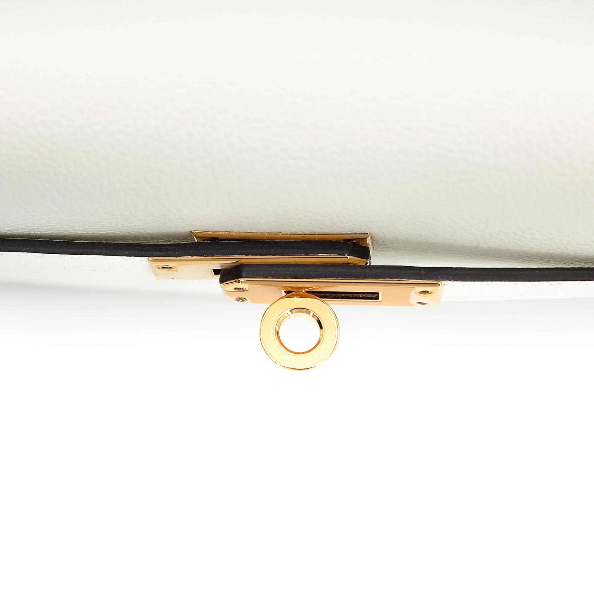 Excellent ( Rank SA ) HERMÈS Kelly Danse Verso White (01) Kraft (2H) Evercolor Gold hardware W (2024) - 13
