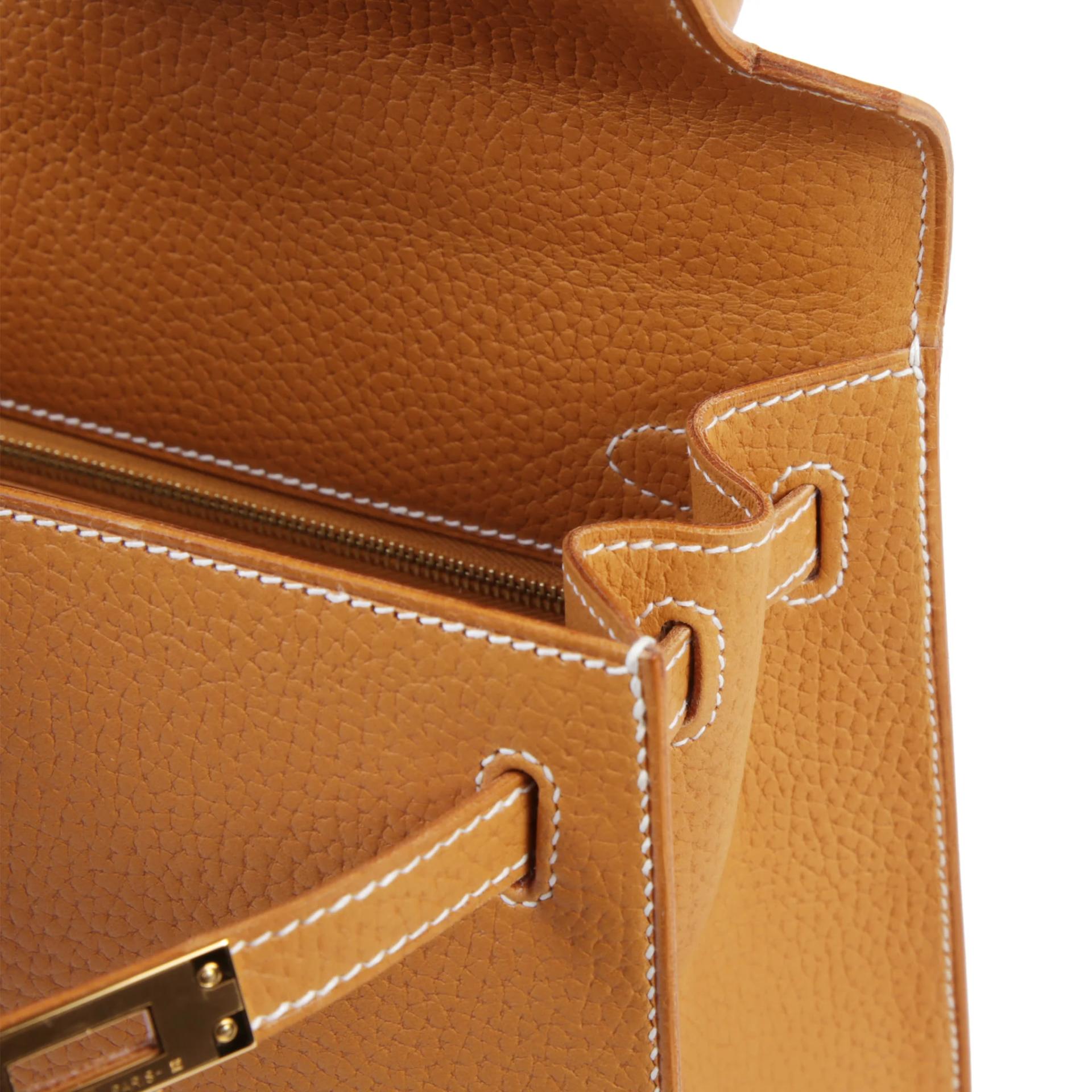 Unused ( Rank NS ) HERMÈS Kelly 25 Sellier Natural Sable (21) Vache Gold hardware G (2026) - 11