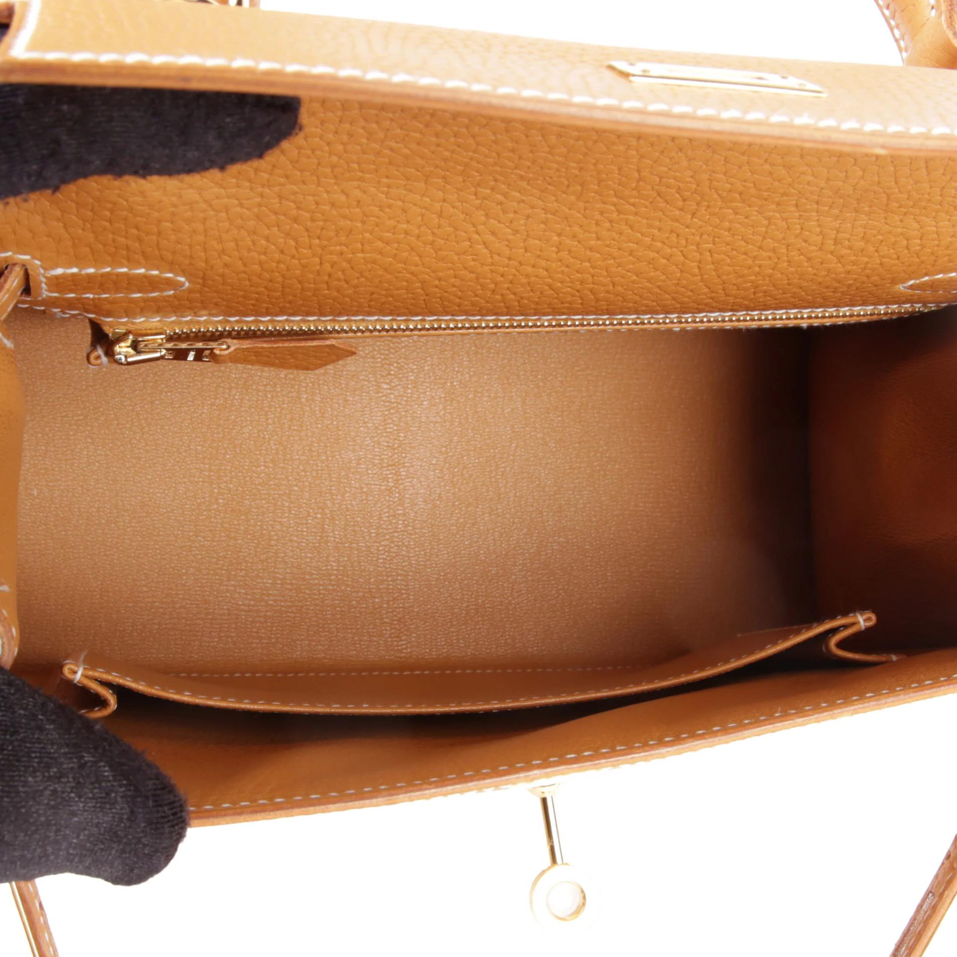 Unused ( Rank NS ) HERMÈS Kelly 25 Sellier Natural Sable (21) Vache Gold hardware G (2026) - 10