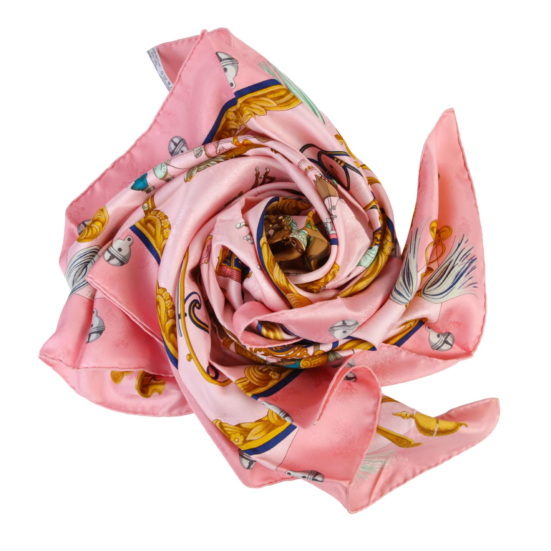 Very Good ( Rank A) HERMÈS Carre 90 scarf Plumes et Grelots Pink Silk - 4